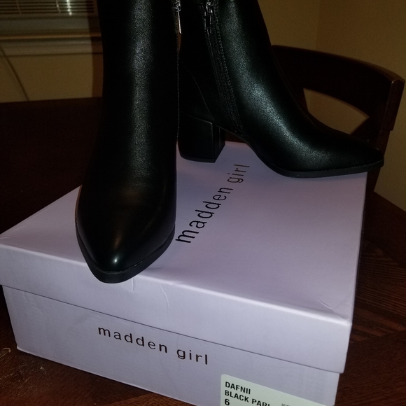 Black booties - Picture 3 of 3